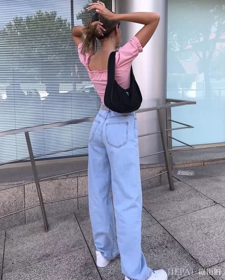 腰包2019年已经过时了，如今最火的It Bag是它！