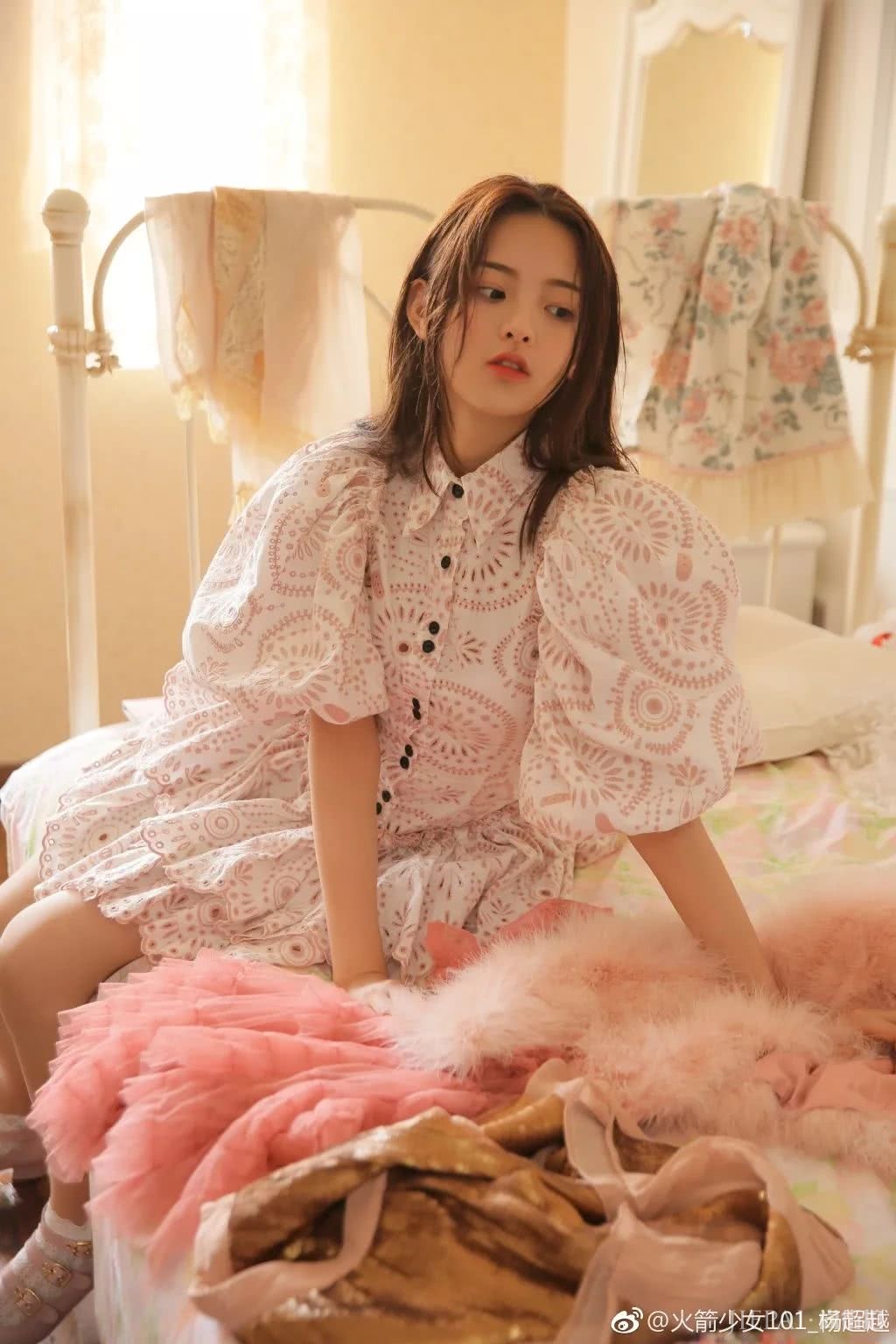 杨超越和AB同框合影完胜?黄金比例神仙颜值果然不是白来的