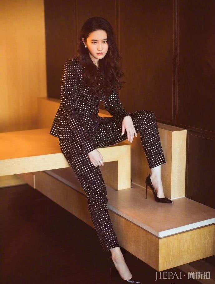 刘亦菲拿下顶奢代言，还和胡歌代言同一品牌，仙剑情侣或将合体？