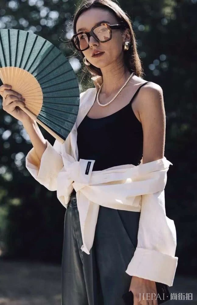 2019年夏天橄榄绿搭配水蓝色,越穿越高级