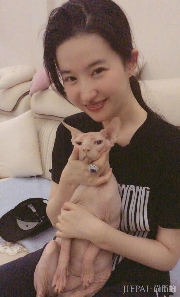 刘亦菲拿下顶奢代言，还和胡歌代言同一品牌，仙剑情侣或将合体？