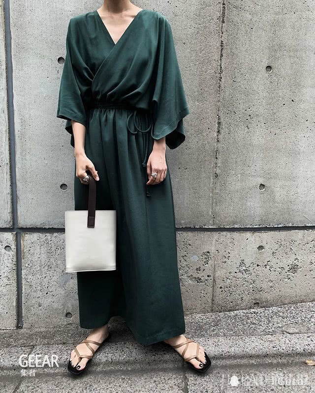 夏天想穿的凉爽又显瘦?和日本博主偷师宽松版型的高级感穿搭