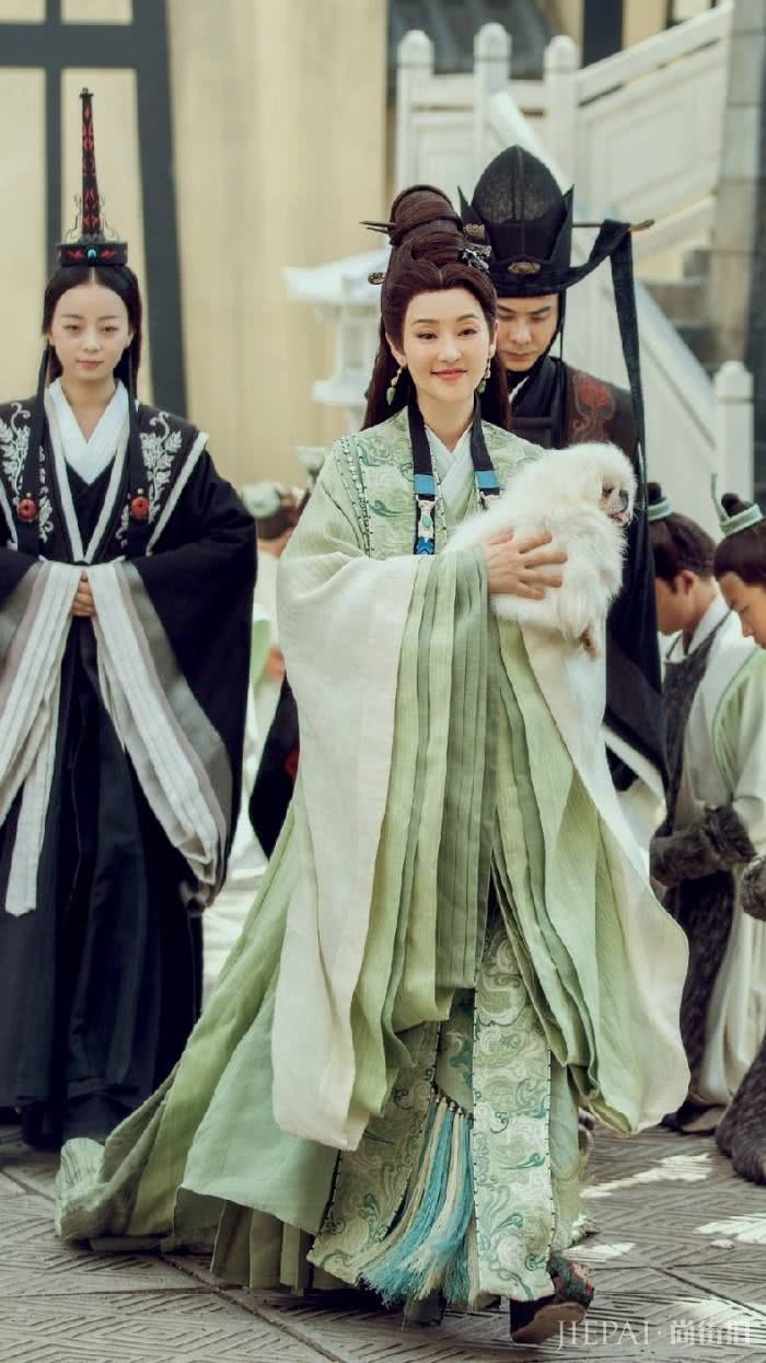 网曝《巴清传》范冰冰高云翔被双双更换?追加拍摄成本3000万