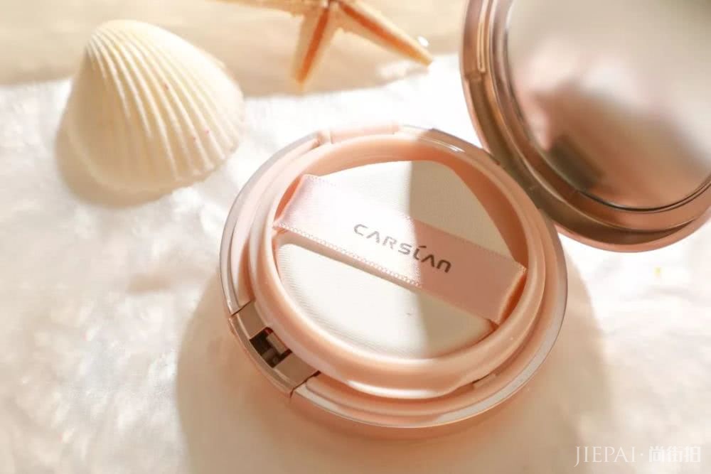 女明星在争先抢后画的妆容，画对了你就是明星