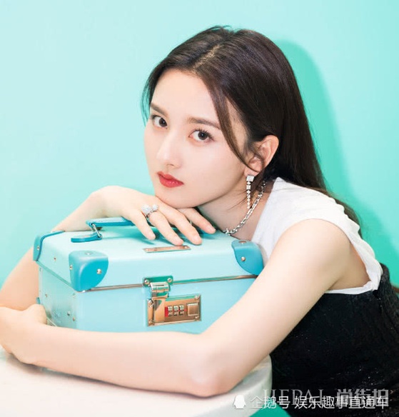 宋祖儿想做他女朋友，赵今麦叫他男神，他长得是有多帅