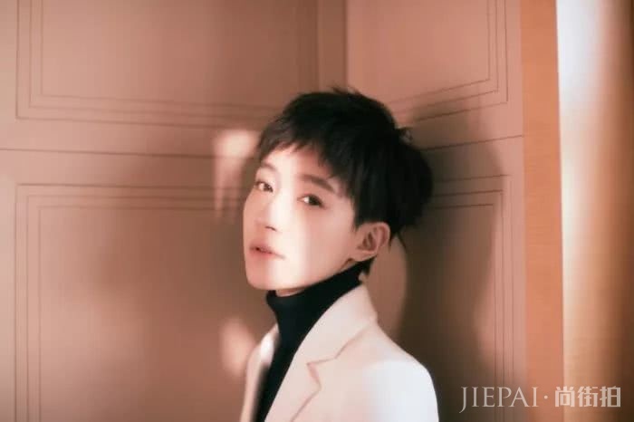 扎不起来的短发怎么办?这样弄让你美得不像话