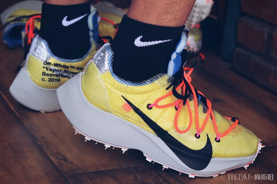 OFF-WHITE x NIKE Vapor Street最新上脚照片一览，鞋王定了？
