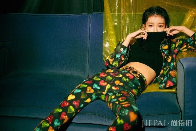 孙怡最新麻花辫造型珠光宝气流光溢彩,超酷