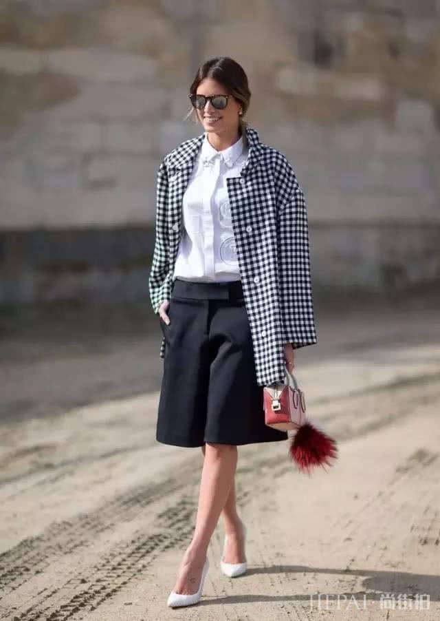 T恤搭配阔腿裤,2019最省事的时尚套路