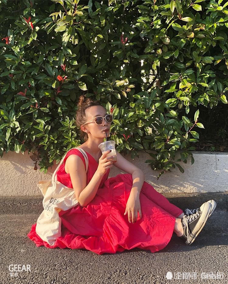 古着不仅是一种风格，看这位日本时尚博主用混搭配出多样造型