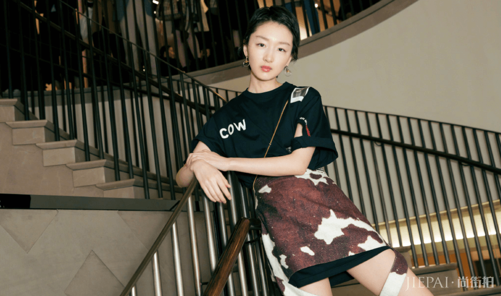 周冬雨《千与千寻》卖情怀仍拿冠军，宋威龙新作却票房口碑双扑街