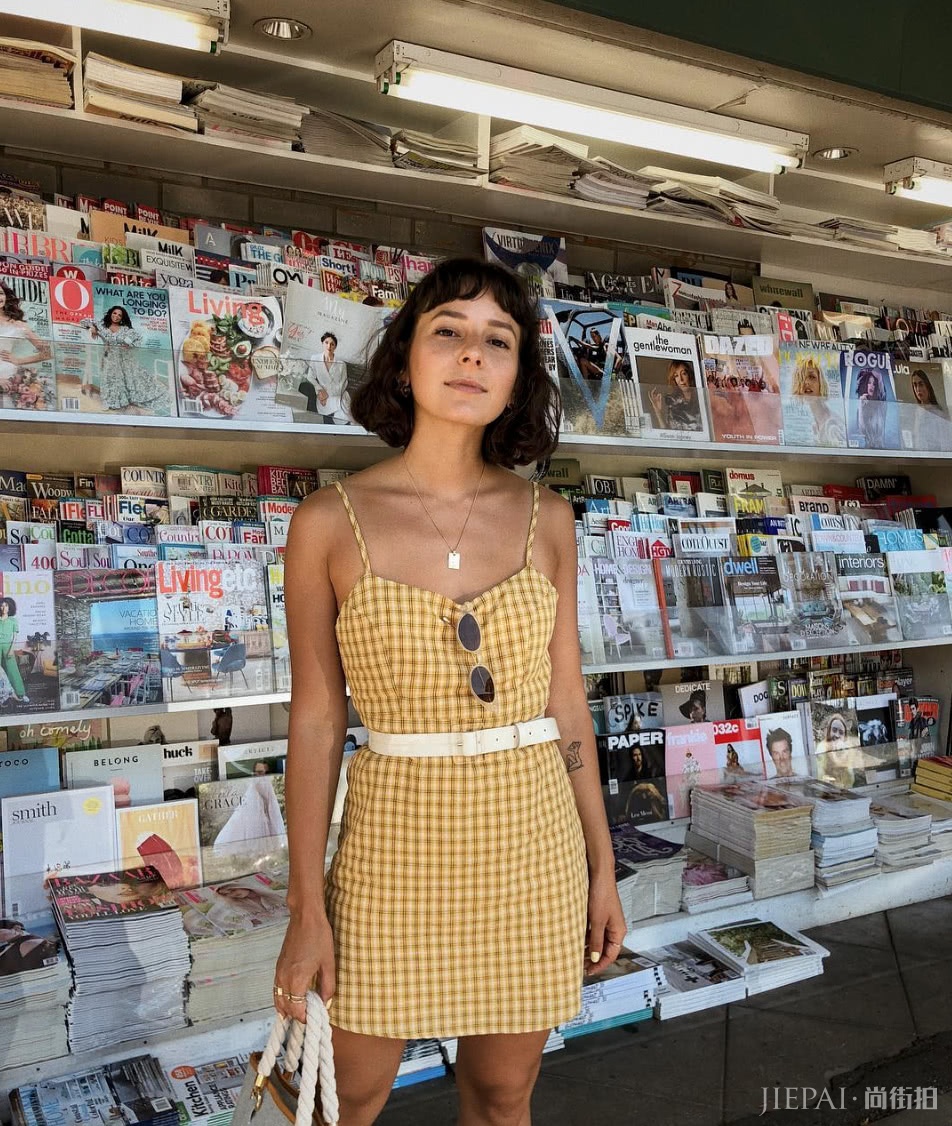 身高只有155，但她却是ins上最受欢迎的时尚博主
