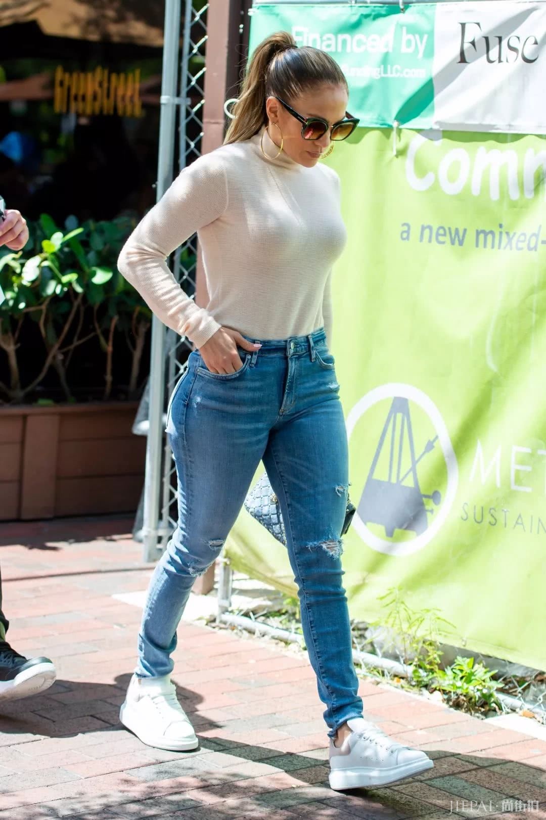 明星街拍 6月又到乱穿衣的季节