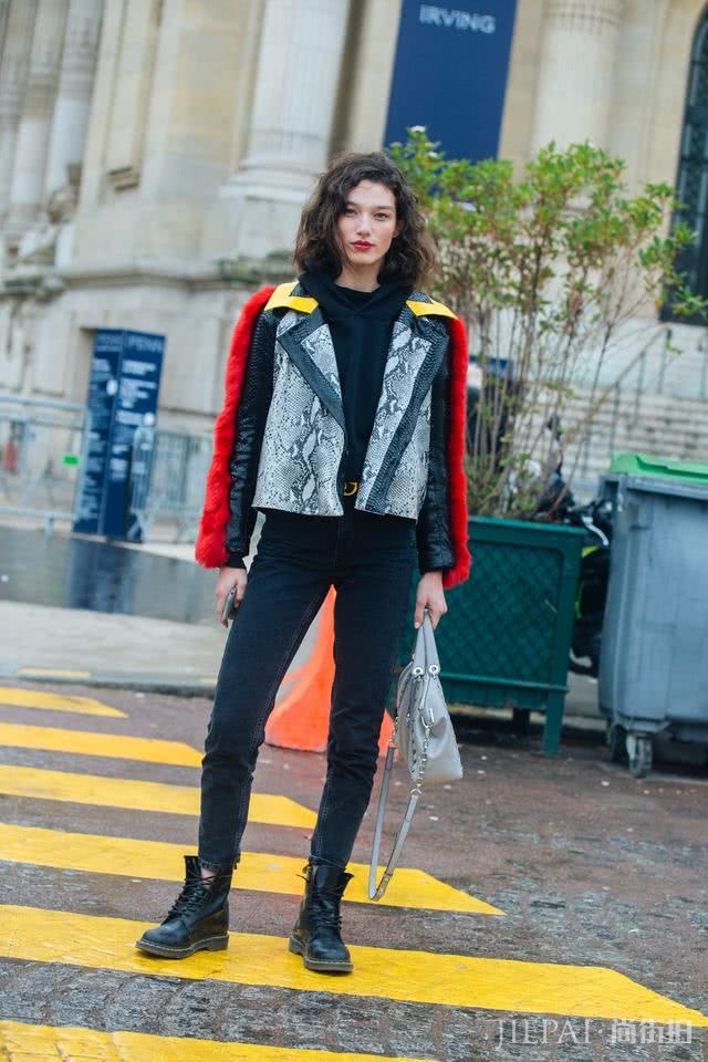 凭素颜行走时尚圈,一口气走了49场秀,广告还接到手软!