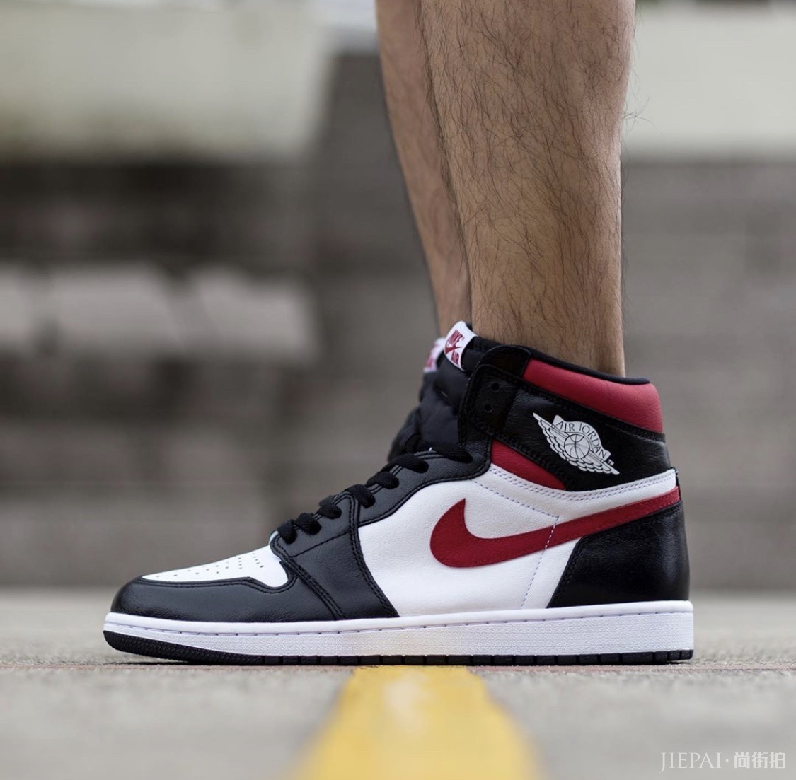 发售在即!Air Jordan 1“Gym Red”上脚实物细节大赏!