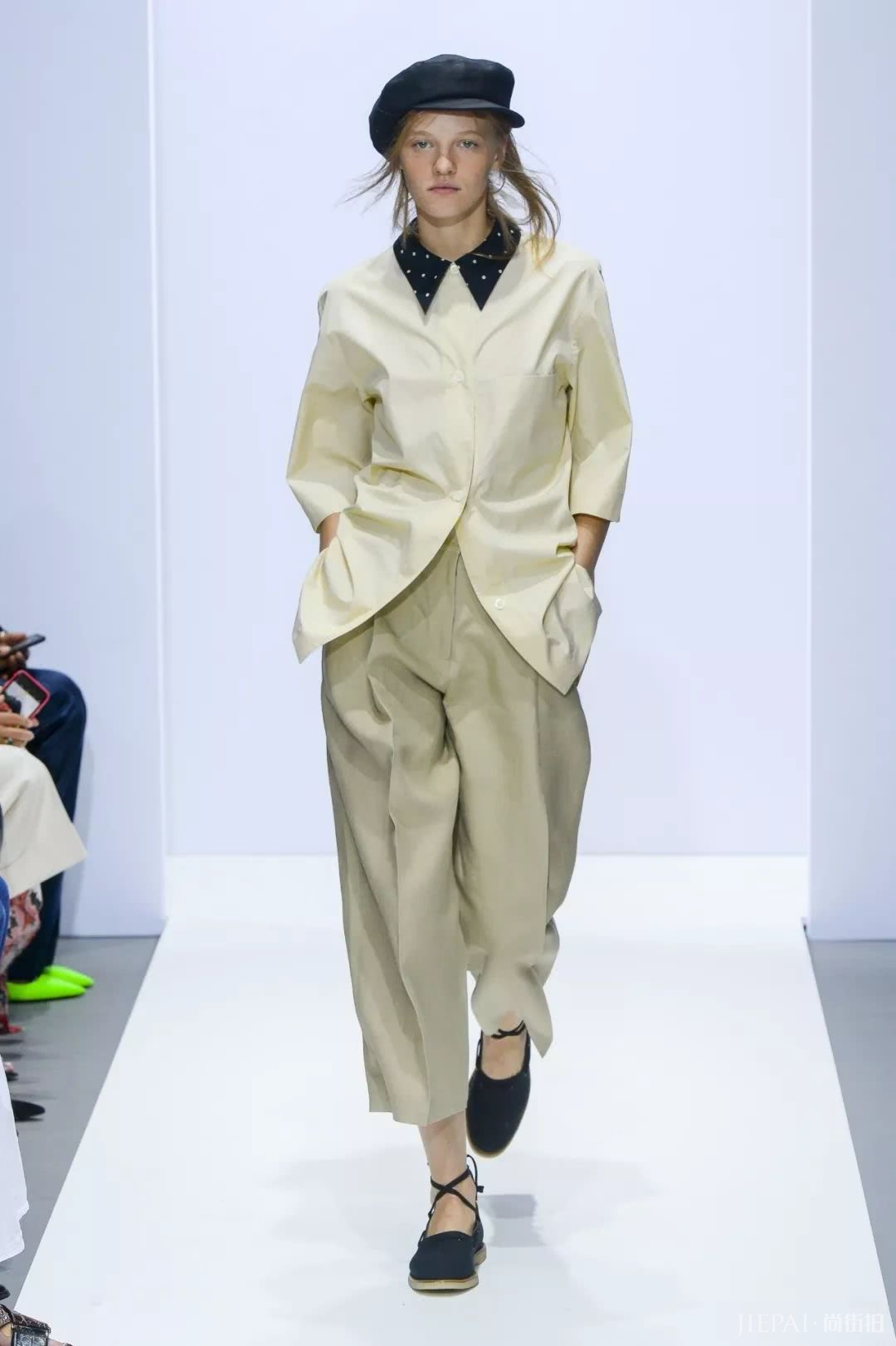 有的人表面看上去很高 其实都靠这条裤子