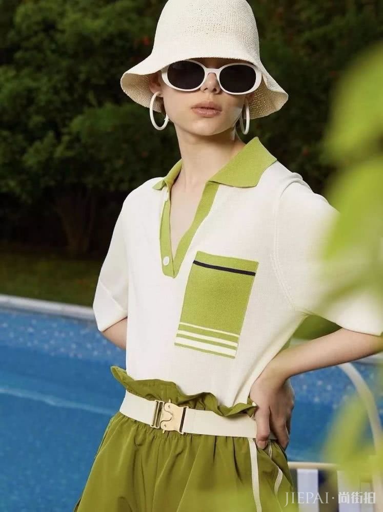 2019年夏天橄榄绿搭配水蓝色,越穿越高级