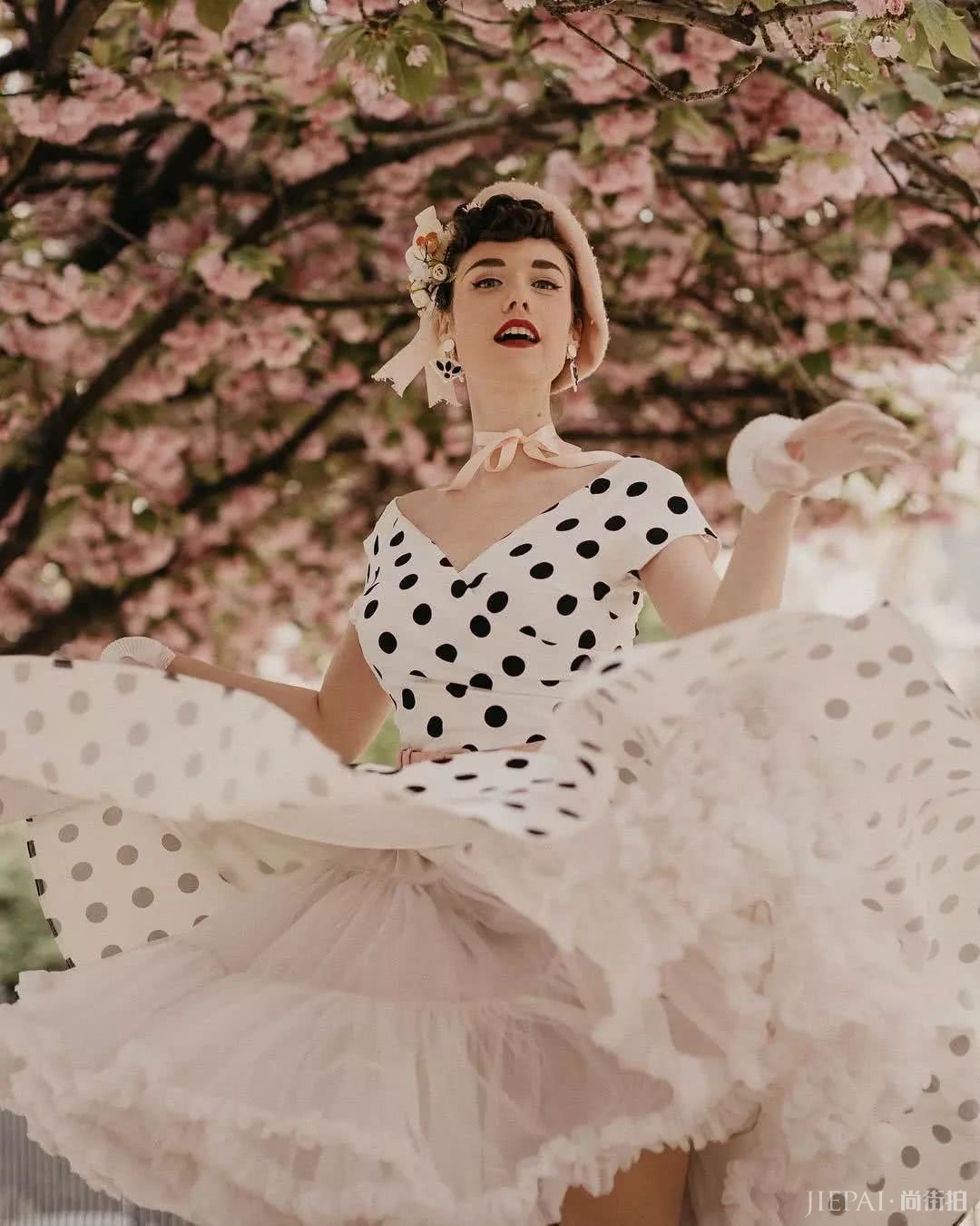 夏日里的复古风,穿成行走的画报是一种怎样的感觉