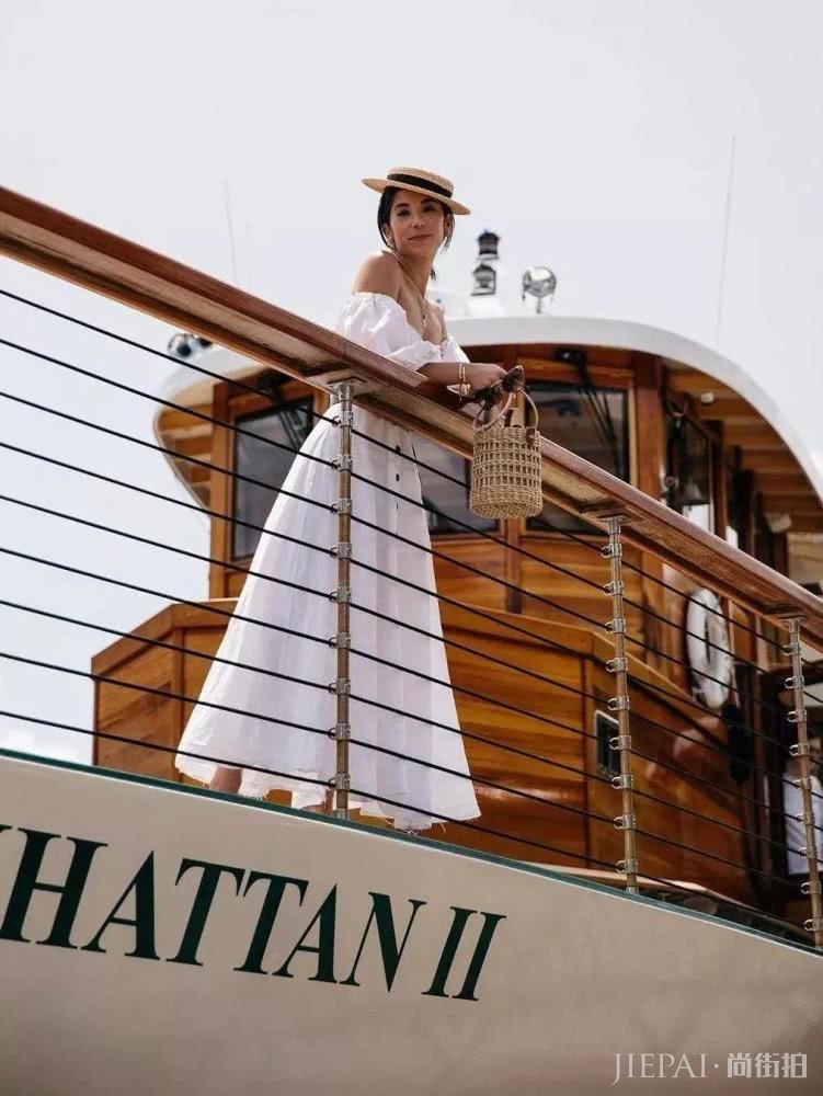 迷恋这个夏日,因为有冰淇淋和迷人的裙摆