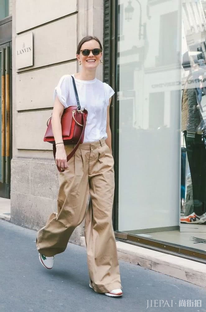 欧美街拍 阔腿裤穿不好罪魁祸首可能因为这五双鞋