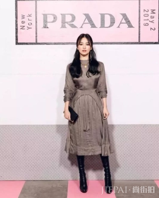 看这些女星如何演绎烟熏妆,惊艳众人,又尽显气质