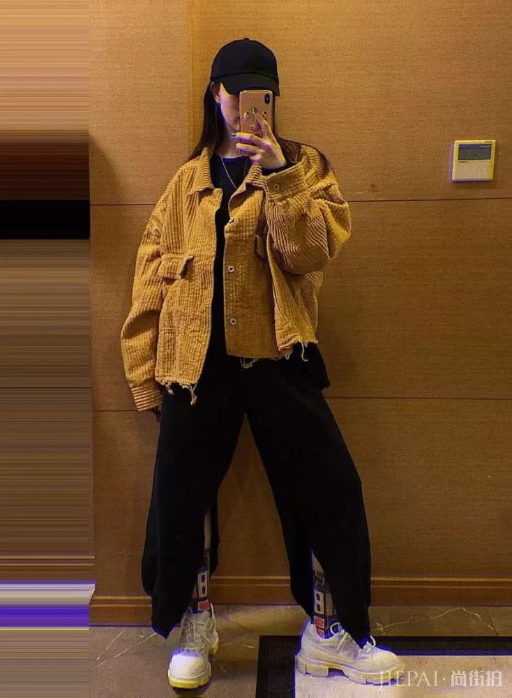 只会学泫雅穿搭?看宋妍霏穿衣打扮经了解一下