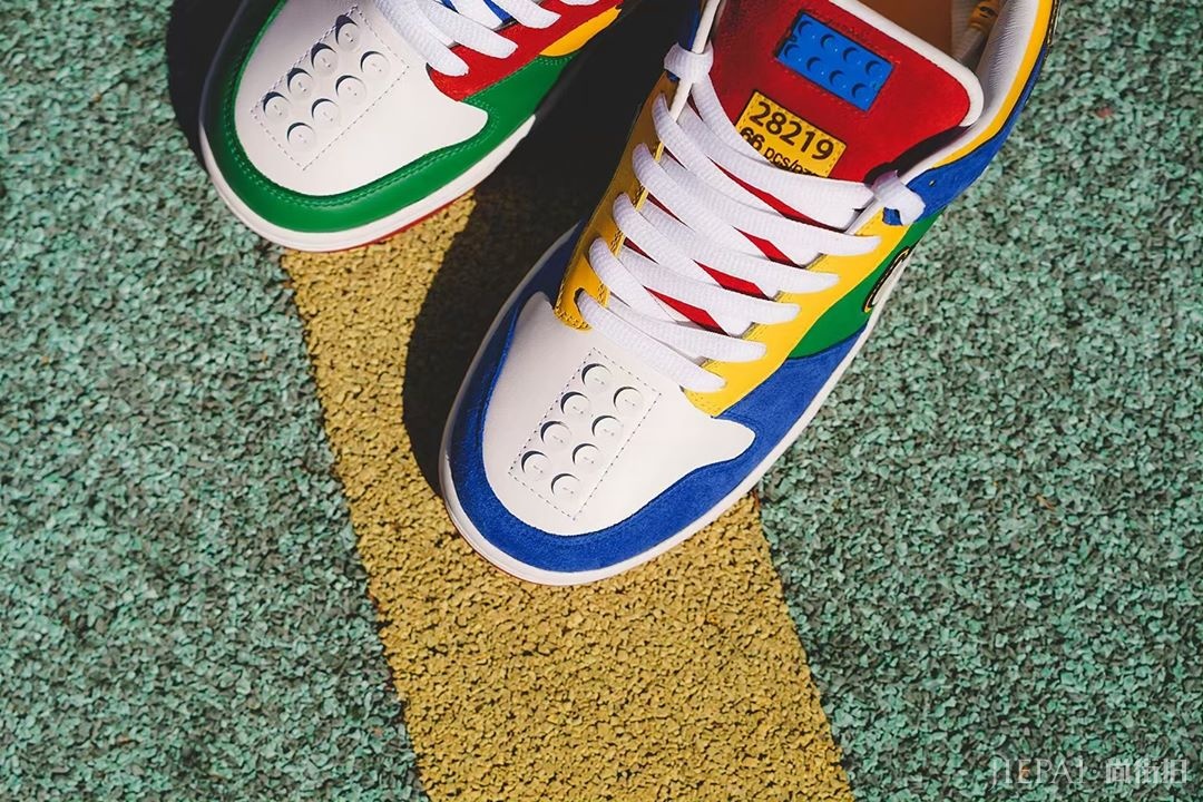 乐高 x NIKE Dunk SB Low，这谁顶得住啊！