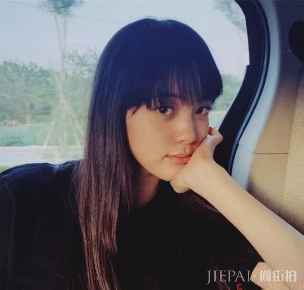 齐刘海终于回潮,“空气刘海”可以退位了