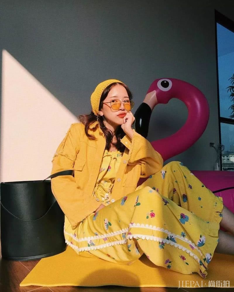 这个夏天给世界一点颜色？快来学这些色彩穿搭法则吧