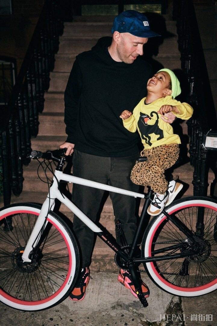 酷炫出行！Staple 今季携手 Raleigh 发售鸽子主题限定单车