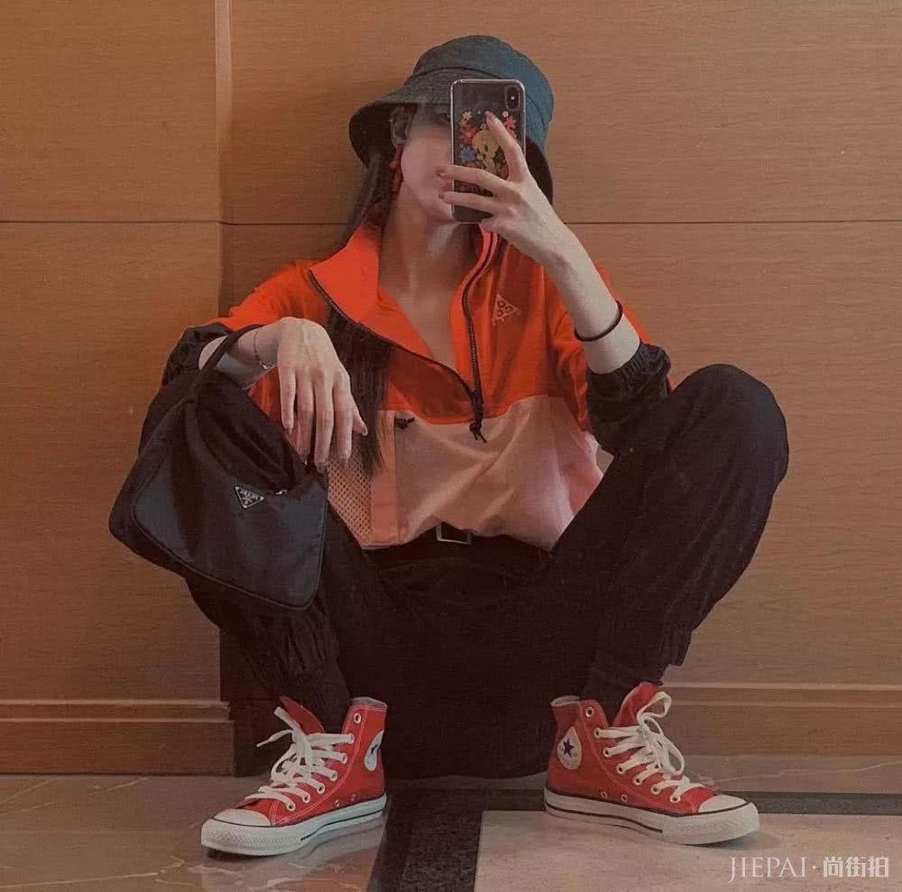 只会学泫雅穿搭?看宋妍霏穿衣打扮经了解一下