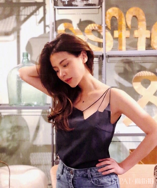 《初恋这件小事》女主角小水，泰星吕爱惠时尚造型颜值在线