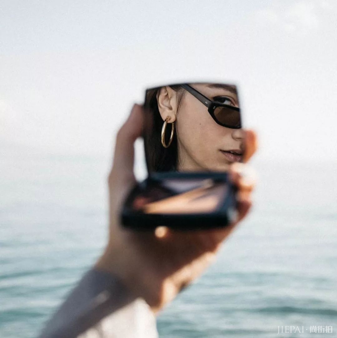 都说个矮、人穷注定与时尚无缘，这个德国博主却时髦到飞起！