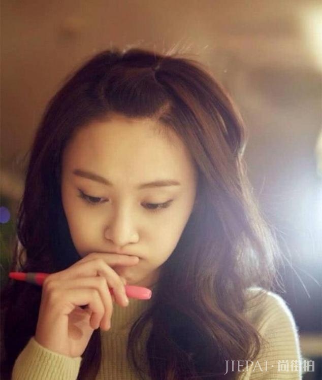 郑爽发文否认要结婚，霸气回应黑粉：你嫌弃我，我还嫌弃你呢