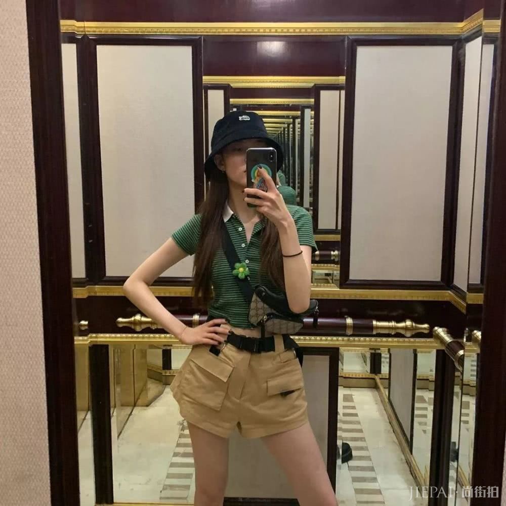 只会学泫雅穿搭?看宋妍霏穿衣打扮经了解一下