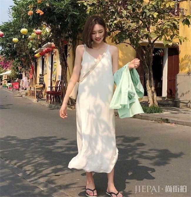 夏天出门来一件好看又清凉的连衣裙,让他爱上你