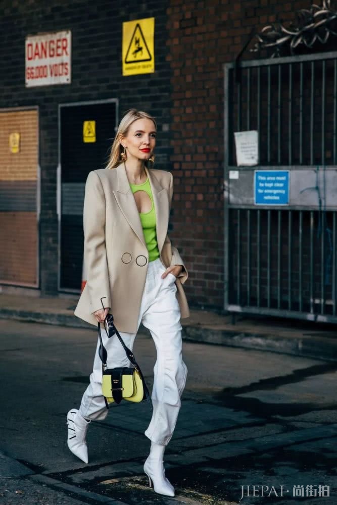 想要穿成一颗牛油果,你首先得?