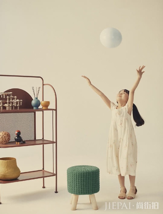 张柏芝与小山竹同框尽显浓浓母爱,圆梦女儿的她也太温柔了