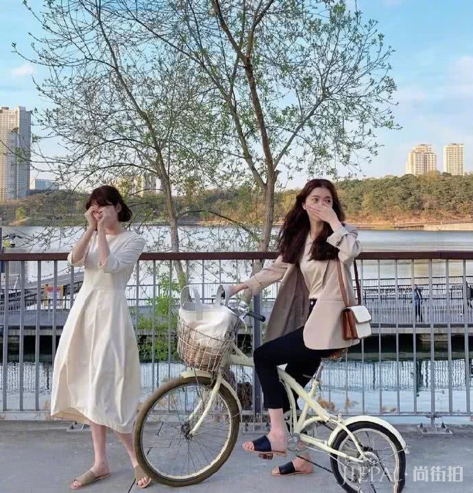 马卡龙色系闺蜜穿搭超好看,夏季穿清凉时髦