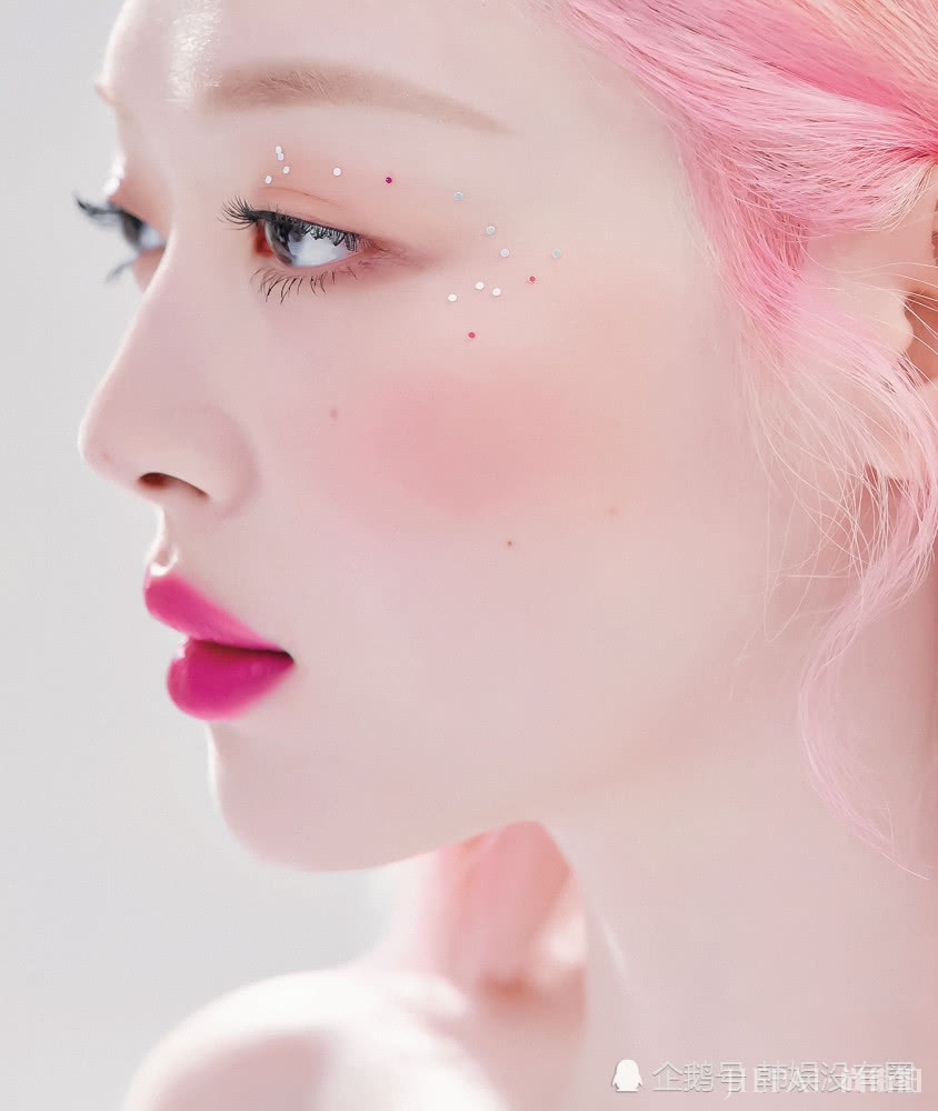 令女生心动的女人?崔雪莉“蜜桃画报”成为话题