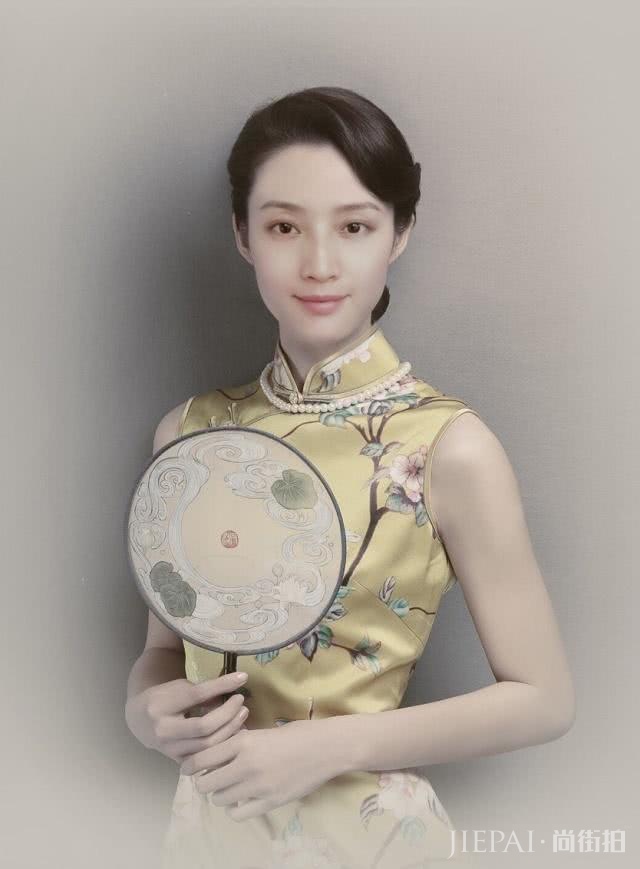 祁同伟小12岁老婆明媚娇俏,穿上旗袍优雅又大气