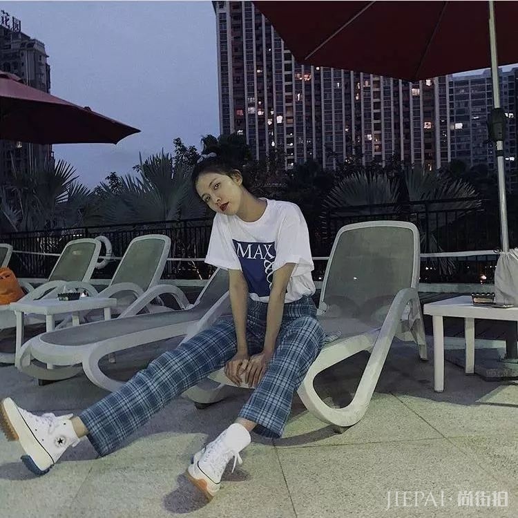 小花届新晋时尚博主 我们为你梳理了宋妍霏的穿搭秘诀