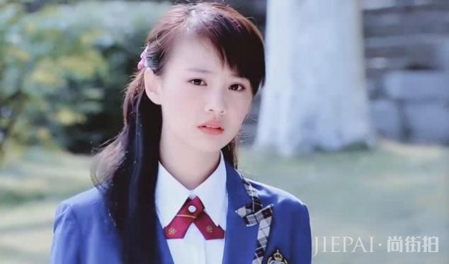 郑爽发文否认要结婚,霸气回应黑粉:你嫌弃我,我还嫌弃你呢