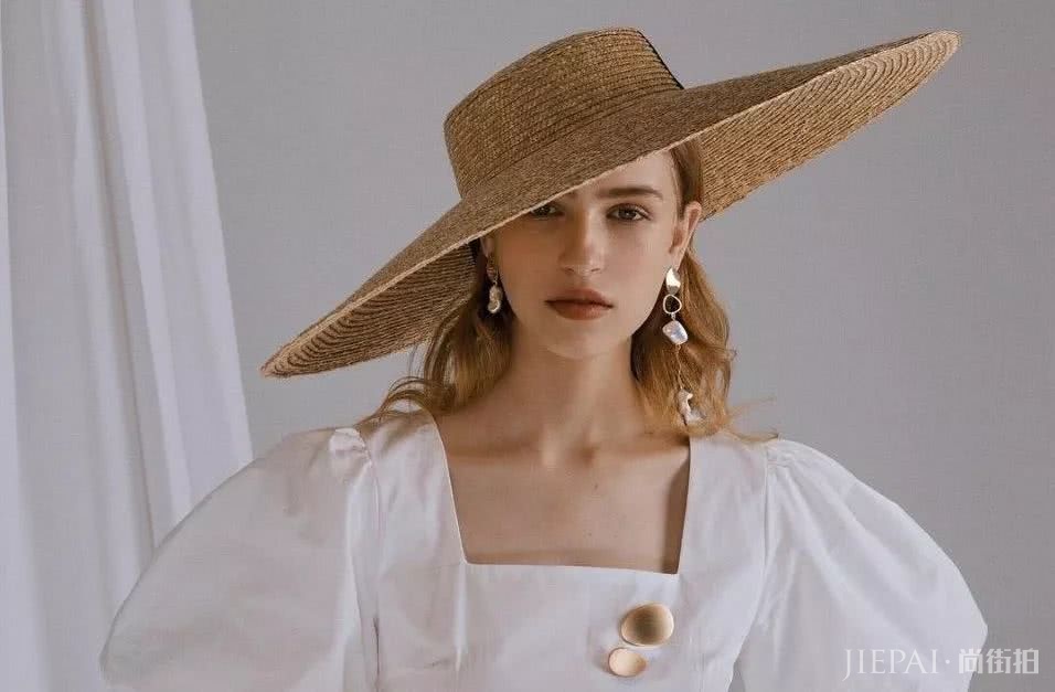 显瘦、防晒、撩汉……挑一条时髦又实用的连衣裙到底有多重要?