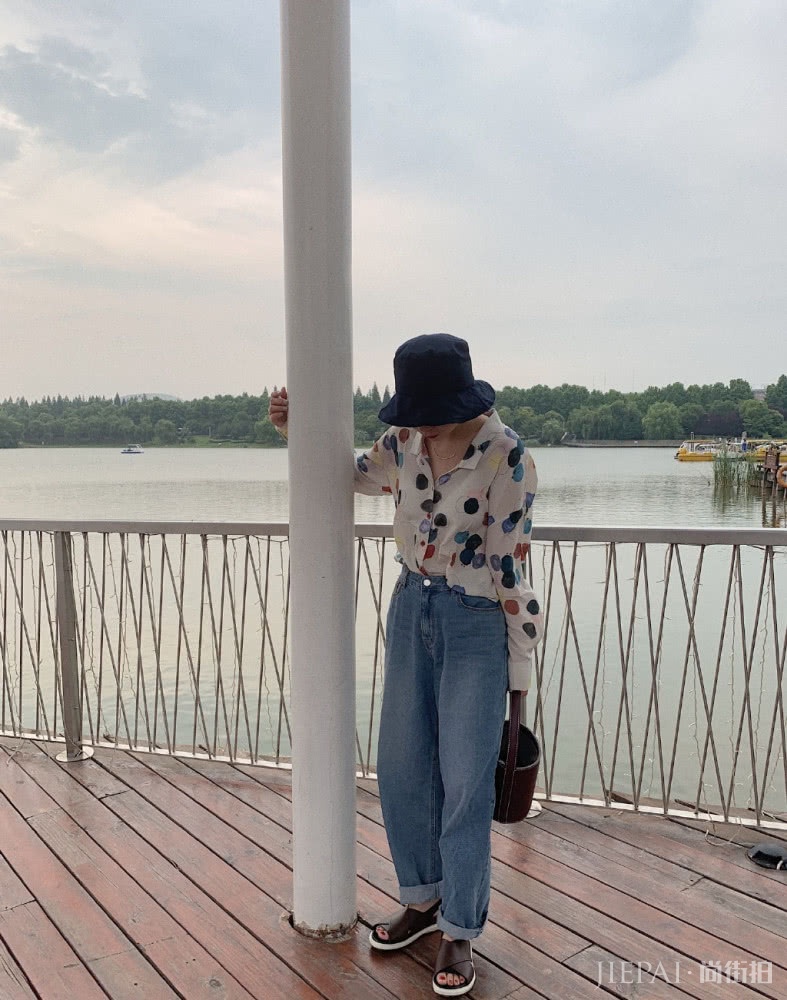 夏天出游试着穿这28套不同款式衣服,让你成为照片最美的人