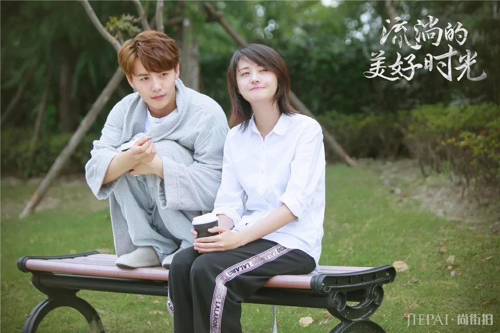 郑爽新剧收视率再创新低,她发文怒怼:我的人生不是只有电视剧