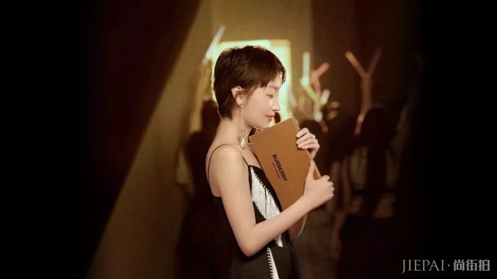 Burberry推出七夕广告大片,刘雯拿下COACH代言