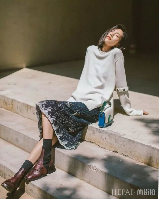 夏天学刘雯穿黑皮靴，初秋天气穿潮范十足