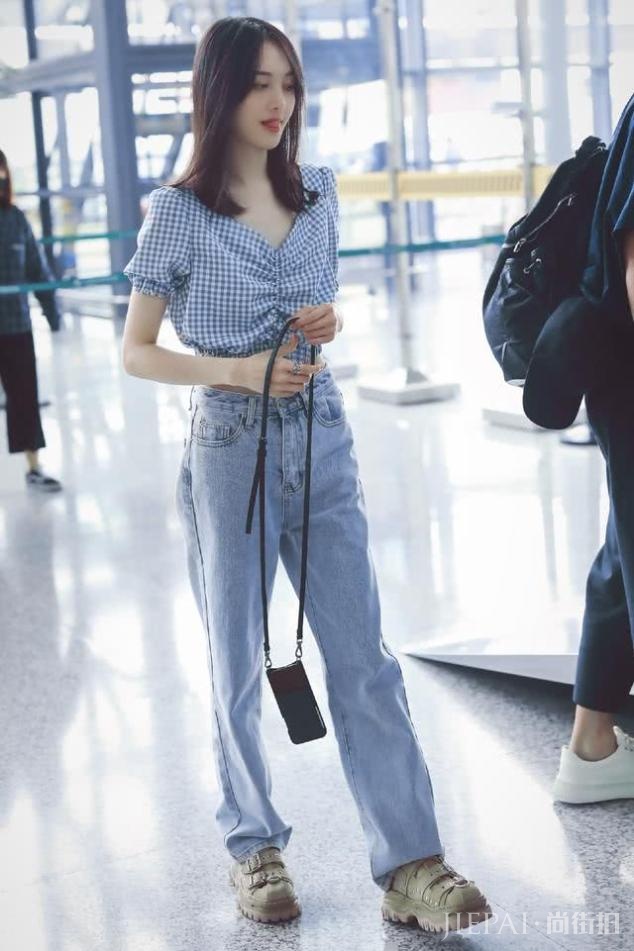 郑爽发文否认要结婚，霸气回应黑粉：你嫌弃我，我还嫌弃你呢