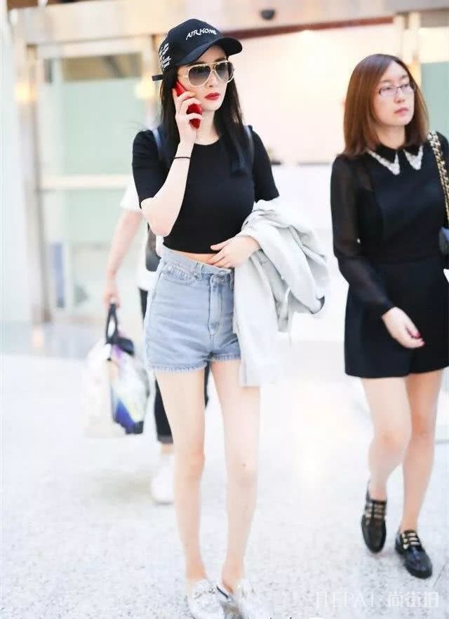 夏天露腿不好驾驶?试试这8种进阶式上衣搭配,帮你练成腿精